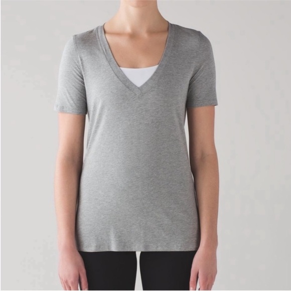 Lululemon |  Love Tee IV |‎ Heathered Medium Grey | Size 4 - Picture 1 of 5